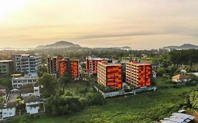 Naiharn Pearl Condo Hotel By Villacarte